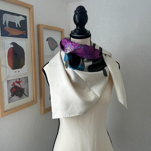 Jim Thompson Fuchsia Lotus Flower 100% Silk Scarf Large Square 35" x 35" - Picture 2 of 7